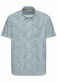 Camisa de manga corta con botones en azul claro, con un patrón blanco ondulado, con bolsillo y cuello. Tejido de algodón.
