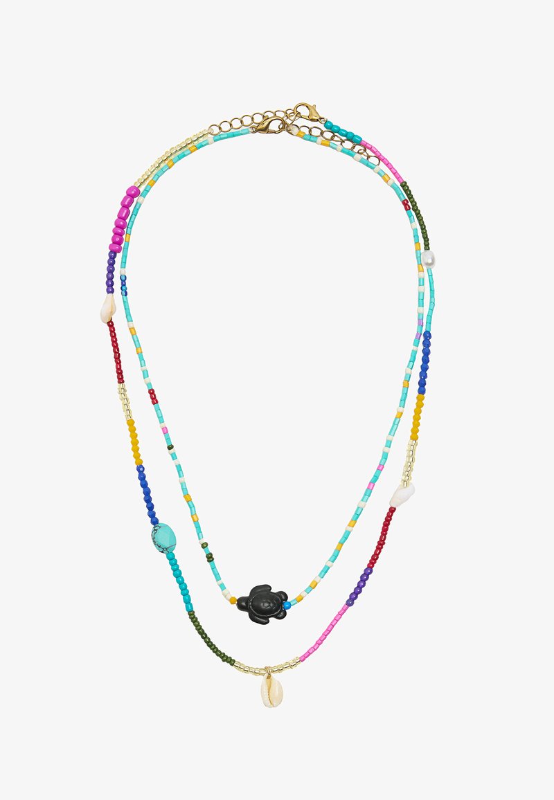 Wielokolorowy naszyjnik z koralików w odcieniach turkusu, różu, czerwieni i żółci; ozdobiony czarnym charms, przedstawiającym żółwia oraz białymi muszelkami.