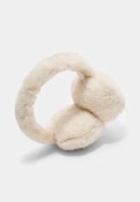 Faux fur ørevarmere i creame farve med en blød tekstur, et cirkulært design og pudede ørepuder for varme og komfort.