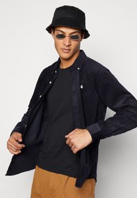 Carhartt WIP MADISON SHIRT - Overhemd - dark navy/wax