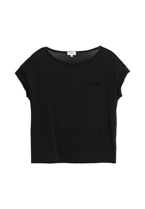 Czarna koszulka z krótkim rękawem o luźnym kroju, z małą kieszonką na piersi i okrągłym dekoltem, metka widoczna na kołnierzu.