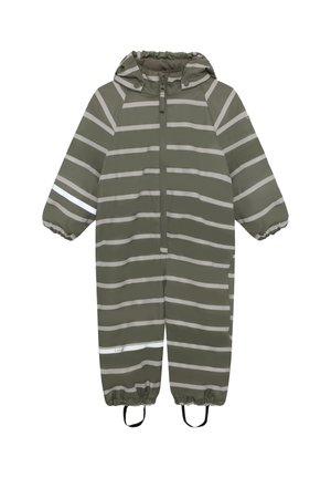 Tuta antipioggia per bambini verde oliva con strisce orizzontali grigio chiaro, cerniera frontale, cappuccio, polsini elastici e bande riflettenti su braccia e gambe.