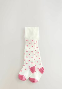 Weiße Socken mit rosa Herzmustern, die an den Zehen und Bündchen rosa Akzente aufweisen. Aus geripptem Stoff gefertigt und bieten eine weiche Textur.