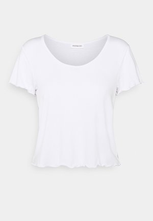 Wit cropped T-shirt met korte mouwen, een ronde hals en subtiel gerimpelde randen aan de mouwen en zoom.