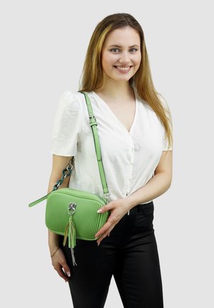 Harpa FARIZA - Umhängetasche - fern green