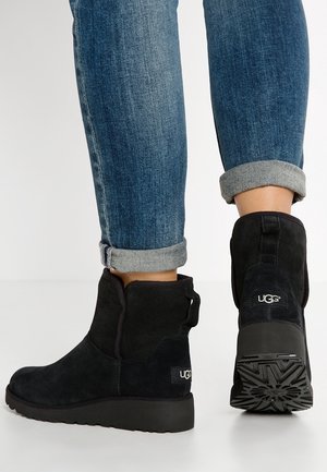 Stivaletti con la zeppa - black
