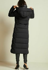 Next REGULAR FIT - Zimní kabát - black