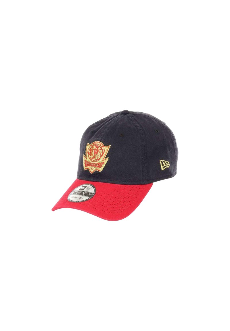 Navy blue cap with a red brim, featuring an embroidered logo in gold. Made of fabric, with ventilation eyelets on the top.