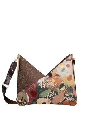 Borsa a tracolla con cinghia regolabile, con pannelli floreali astratti marroni testurizzati e multicolore e logo dorato sul davanti.
