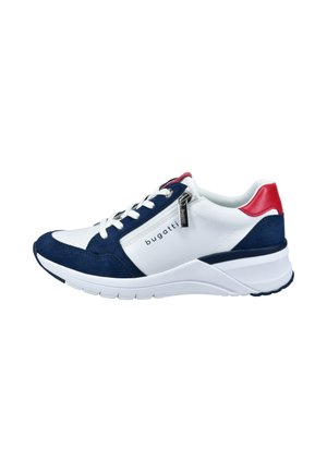 Weiße und marineblaue Sneaker mit Akzenten aus Wildleder und Leder, Schnürung vorne, seitlichem Reißverschluss und einer gepolsterten weißen Außensohle.