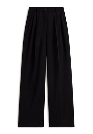 Pantalones de pierna ancha negros, fabricados en una tela suave, con pliegues frontales, cierre de botón y dos bolsillos laterales.