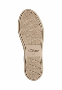 Sole delle scarpe S. Oliver in gomma beige con motivi diagonali testurizzati, presenta un logo e il numero di taglia 37 impresso sulla superficie.