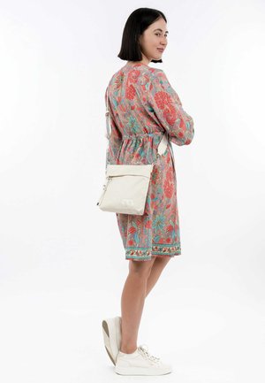 SURI FREY Umhängetasche - ecru