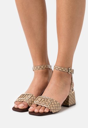 River Island, Sandales - brown