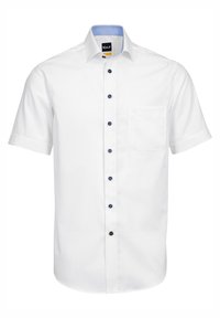 Camicia bianca a maniche corte con colletto blu. Presenta una tasca frontale, bottoni frontali in diverse tonalità di blu navy e un tessuto testurizzato.