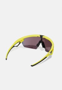 Oakley SPHAERA UNISEX - Sonnenbrille - matte yellow/prizm road