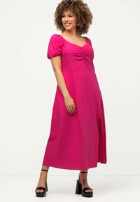 Ulla Popken Vapaa-ajan mekko - rose vif