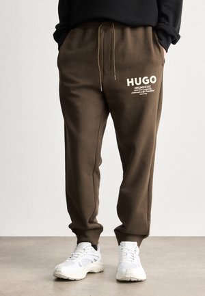 NEVEZ - Παντελόνι φόρμας - dark brown