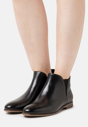 LEATHER ROMINA - Classic ankle boots - black