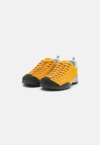Scarpa MOJITO UNISEX - Pantofi drumeție - saffron