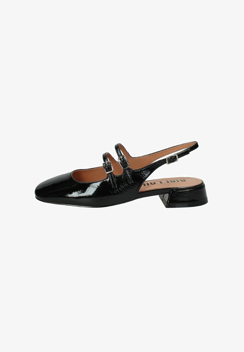 Sandal in vernice nera con punta quadrata, dettagli a doppia cinghia e tacco basso a blocco. Texture liscia e design slip-on.