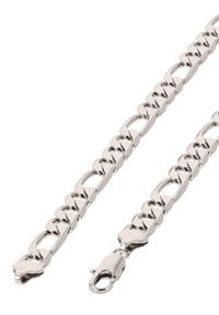 Sølv metalarmbånd med sammenflettede led, der har en glat, shiny overflade. Klipslås i den ene ende til at sikre armbåndet.