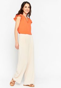 LolaLiza CRINKLED  - Trousers - beige