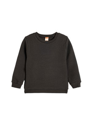 - Sweter