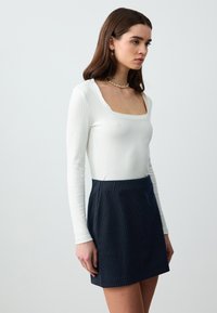 Jimmy Key SLIM FIT WAIST STRIPED - Minigonna - dark blue