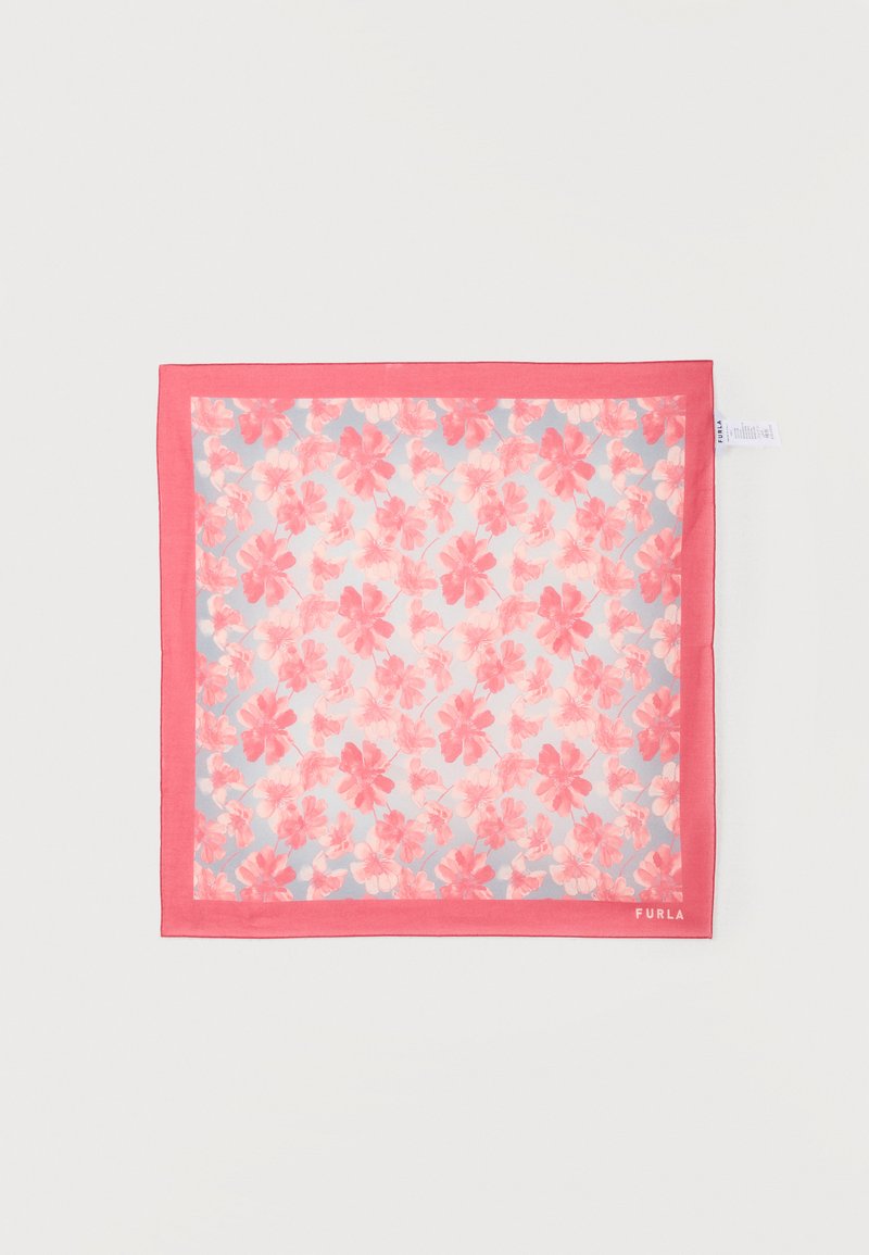 Τετράγωνο φουλάρι με ροζ λουλουδάτο σχέδιο σε ανοιχτό μπλε φόντο και μονόχρωμη ροζ μπορντούρα, λογότυπο Furla στη γωνία.