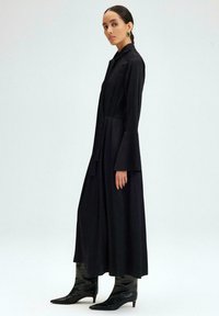 Touché Privé PLEATED - Vestito lungo - black