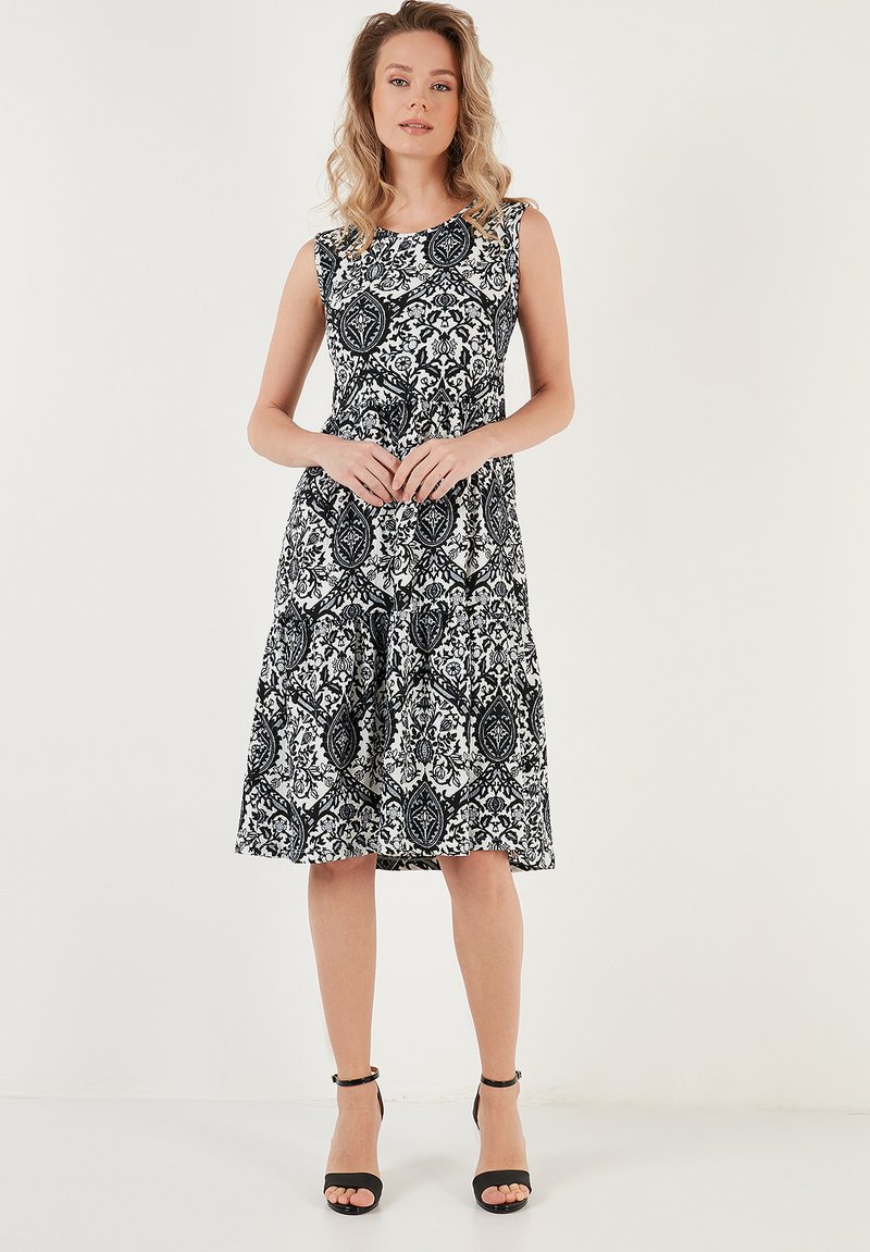 Robe Lela