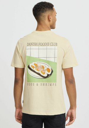 BHVAGO - T-shirts print - bleached sand