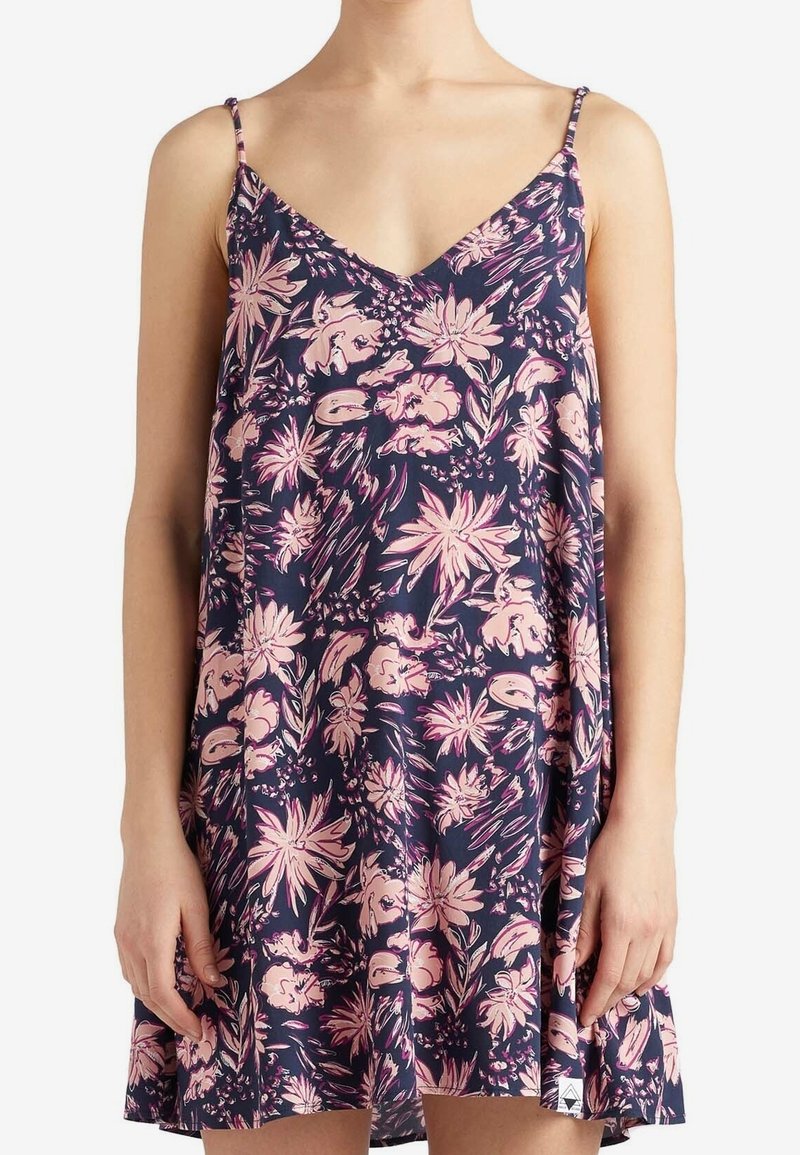 Kukkamekko, jossa on tummansininen tausta, vaaleanpunaisia kukkakuoseja, spagettihenkinen malli ja päällä löyhä istuvuus, joka levenee helmassa. Silkkinen kangastuntuma.