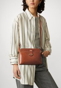 Anna Field Olkalaukku - cognac