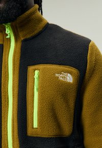 The North Face M YUMIORI FULL ZIP - Fleecejakke - black/moss green