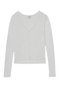 Hvid langærmet V-hals pullover sweater med et cropped design, lavet af blødt materiale, med en ren silhuet og ribbede manchetter.