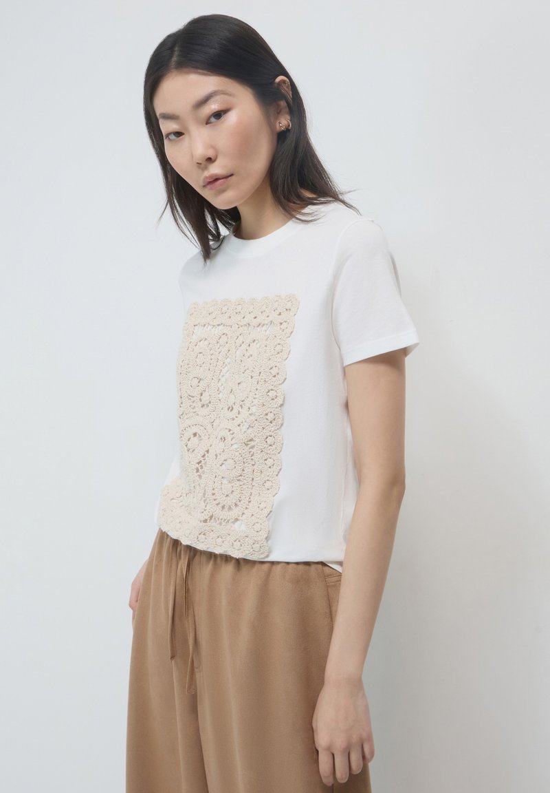 Calliope CON PASSAMANERIA - T-shirt con stampa - bianco lana