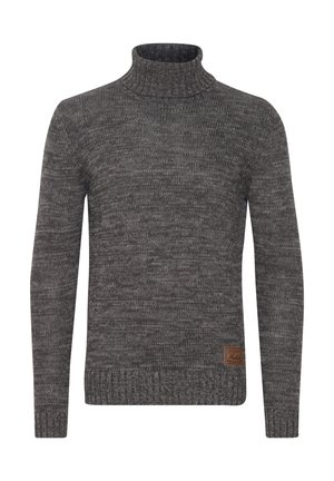 Grå turtleneck genser med et strukturert strikkemønster, ribbestrikkede ermer og nederkant, samt en merket lærpatch på undersiden.