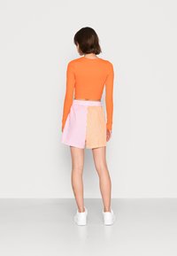 Glamorous CONTRAST STRIPE LOOSE - Szorty
