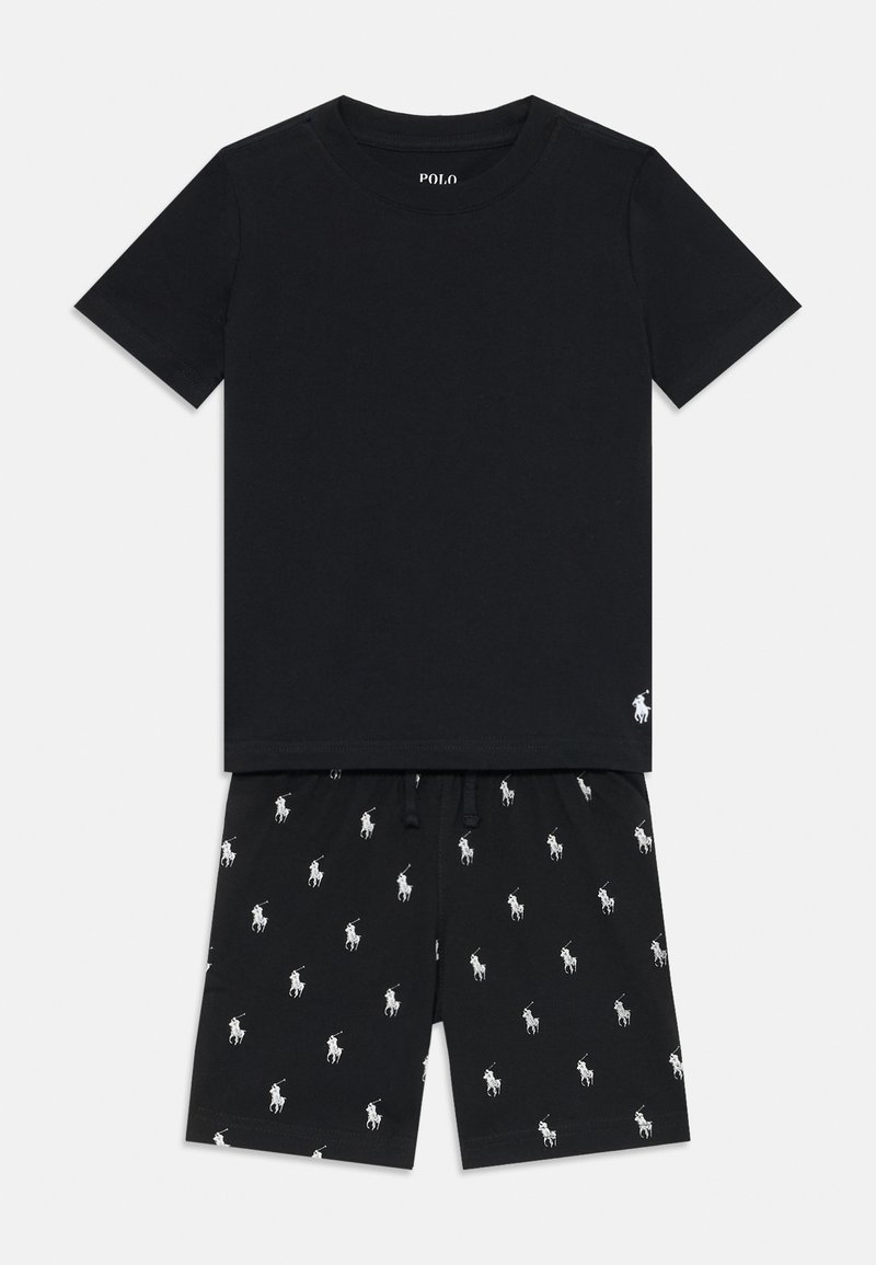 T-shirt de algodão preto com decote redondo e um logótipo; calções pretos com bordados repetidos de jogadores de polo em branco e uma cintura elástica.