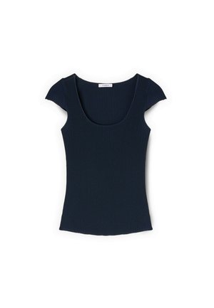Granatowy prążkowany top z krótkim rękawem, okrągłym dekoltem i dopasowanym krojem, ułożony płasko na białym tle.