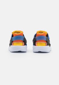 Nike Sportswear NIKE HUARACHE RUN (TD) - Sapatilhas - hyper royal/yellow ochre/safety orange/black