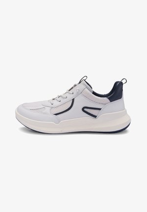 Weißer und marineblauer Sneaker mit niedrigem Schaft, Mesh- und Lederobermaterial, Schnürung vorne, gepolstertem Kragen und klobiger Sohle.