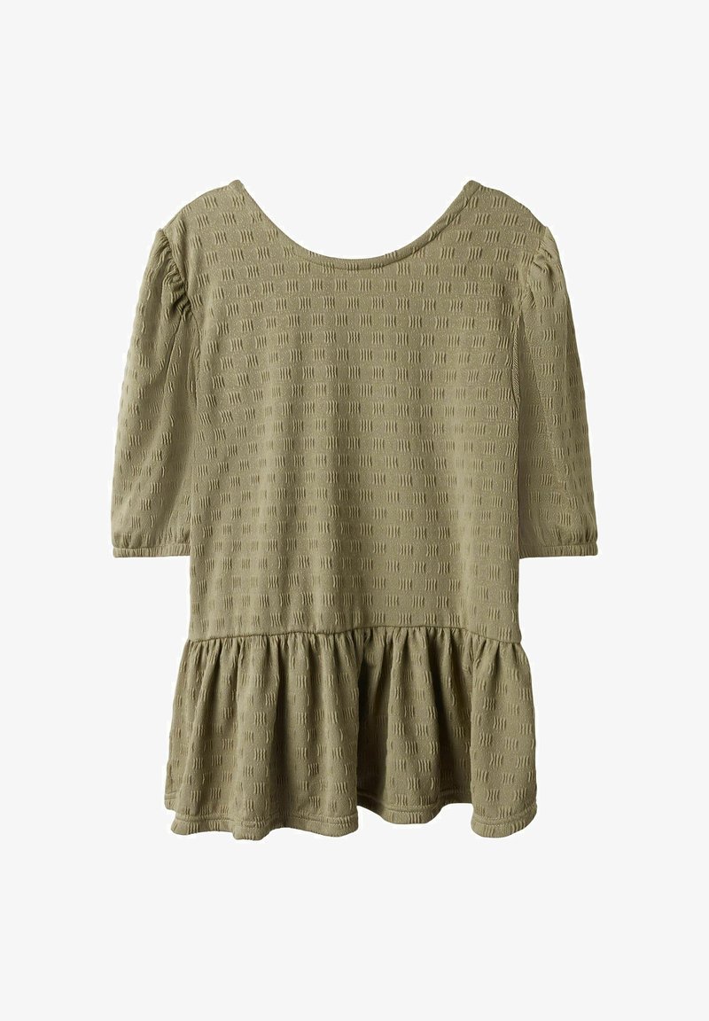 Olivivärvi peplum-top, mis on valmistatud tekstuuritud kangast, kolmekvarte varrukate, ümarate dekoltee ja kokku tõmmatud vöökoha detailidega.