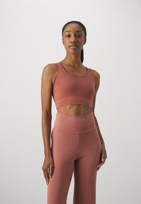 Yogasearcher HADU SEAMLESS BRA - Športni modrček z rahlo podporo - cedar