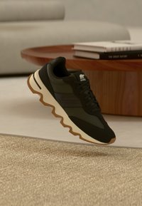 Επιλέχθηκε, black