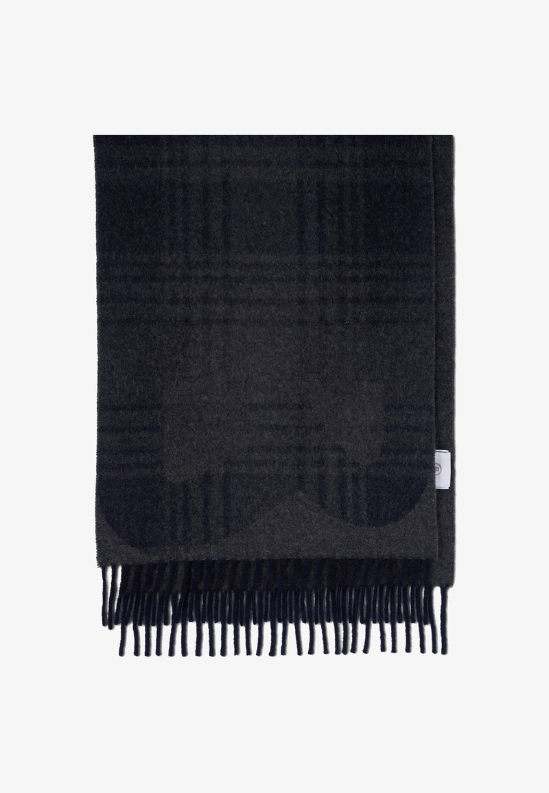Tmavě šedý vlněný šátek s jemným károvaným vzorem, s třásněmi na okrajích a měkkou texturou. Obsahuje malou etiketu na boku.