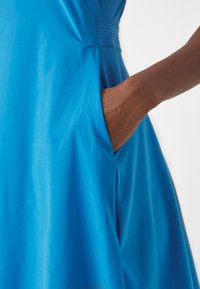 Nike Performance DRESS - Sportinė suknelė - light photo blue/white
