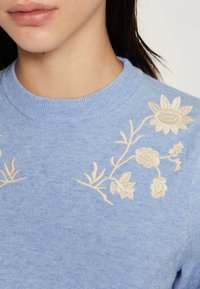 Object Sweter
